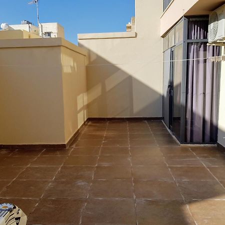 Charming Apartment-Wifi-Sleeps 5 Marsaskala Ngoại thất bức ảnh